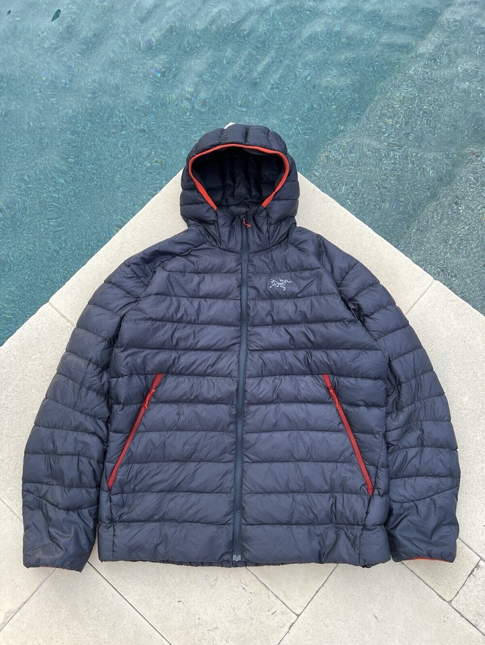 Arc'teryx Cerium Hooded Down Jacket Puffer Mens Size XL Navy Blue Red Insulated